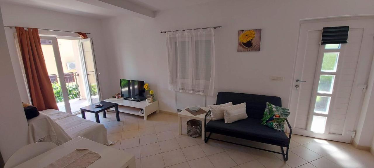 Apartmani Tomislav Krk Town Exterior foto
